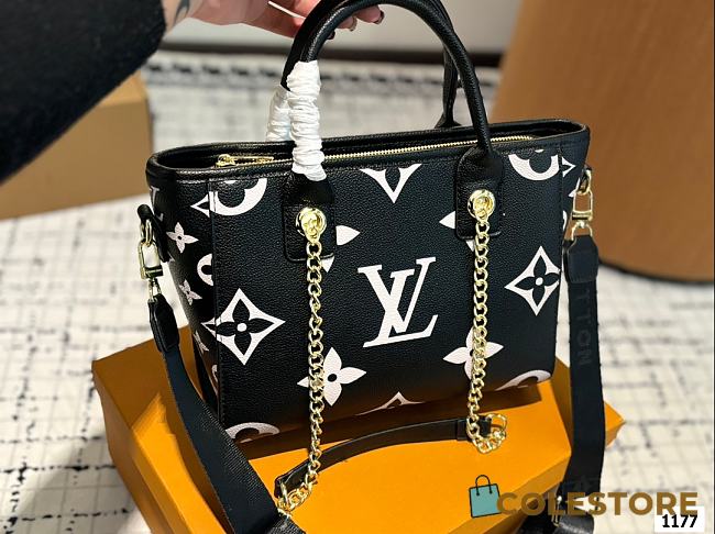 Colestore Louis Vuitton Onthego OM Monogram Empreinte Black 26 cm - 1