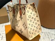 Colestore Louis Vuitton Onthego PM Monogram/Monogram Reverse Beige 35 cm - 5