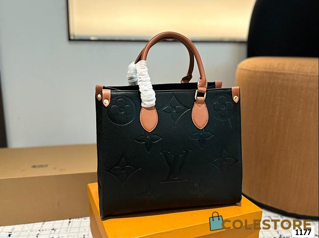 Colestore Louis Vuitton Onthego PM Monogram/Monogram Reverse Black 35 cm - 1