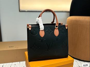 Colestore Louis Vuitton Onthego PM Monogram/Monogram Reverse Black 35 cm
