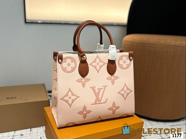 Colestore Louis Vuitton Onthego PM Monogram/Monogram Reverse Pink 35 cm - 1