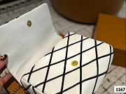 Colestore Louis Vuitton Twist White 22 x 13 cm - 3