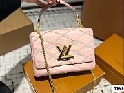 Colestore Louis Vuitton Twist Baby Pink 22 x 13 cm - 1
