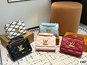 Colestore Louis Vuitton Twist Baby Pink 22 x 13 cm - 2