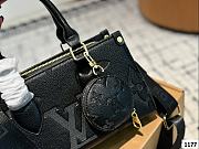 Colestore Louis Vuitton OnTheGo East West Black 25 x 13 cm - 2
