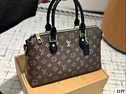 Colestore Louis Vuitton On The Go Monogram Brown With Black Handle 33 x 20 cm  - 1