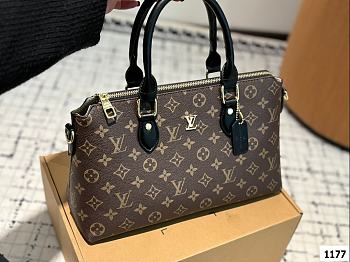 Colestore Louis Vuitton On The Go Monogram Brown With Black Handle 33 x 20 cm 