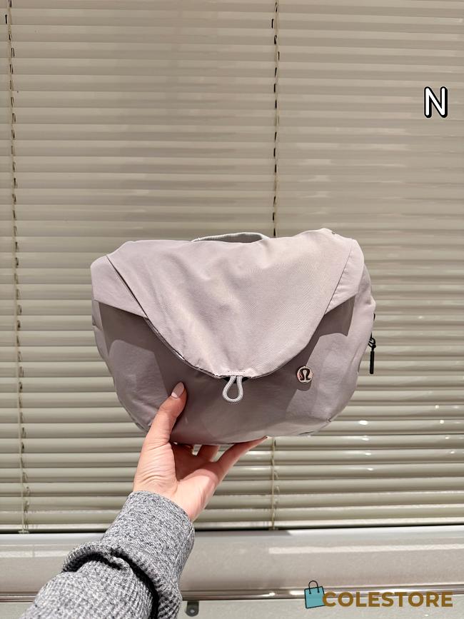 Colestore Lululemon Curved Crossbody Bag Grey 28 x 21 cm - 1
