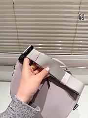 Colestore Lululemon Curved Crossbody Bag Grey 28 x 21 cm - 2