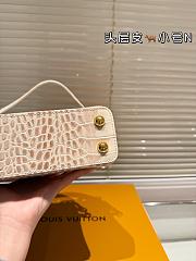 Colestore Louis Vuitton Capucines Crocodile White 27 x 18 cm - 3