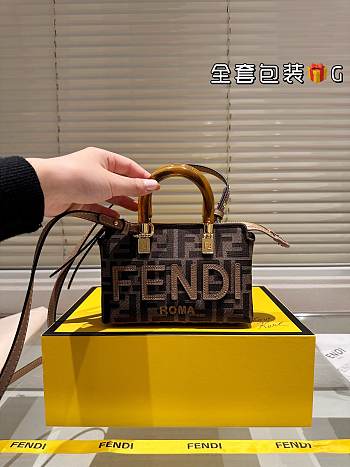 Colestore Fendi By The Way Mini Handbag 19 x 12 cm