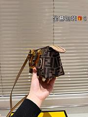 Colestore Fendi By The Way Mini Handbag 19 x 12 cm - 6