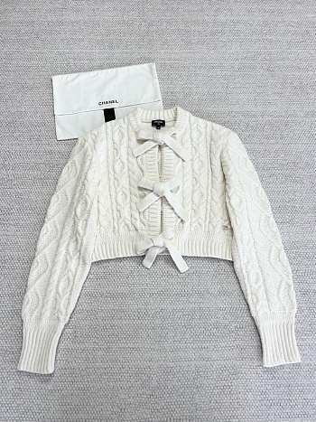 Colestore Chanel Crop Sweater With Bows White 