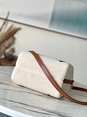 Colestore Louis Vuitton Speedy Ski Bandouliere 25 Black And White Sherpa 25 x 19 cm - 6