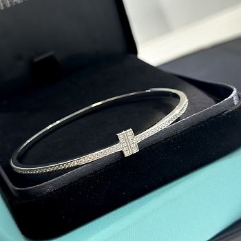 Colestore Tiffany T Diamond Hinged Wire Bangle in Silver 