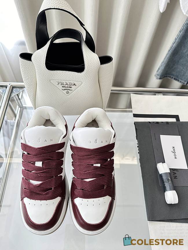 Colestore Hogan Logo Embroidered Low-top Chamallow Sneakers White Burgundy  - 1