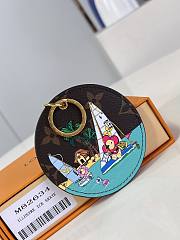 Colestore Louis Vuitton Illustré Vivienne Sail Bag Charm  - 1