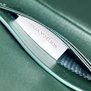 Colestore Bottega Veneta Women Long Clutch Crocodile Leather With Handle  Emerald Green 31x13x3 cm - 3