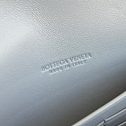 Colestore Bottega Veneta Women Long Clutch Andiamo With Handle Light Grey 31x13x3 cm - 2