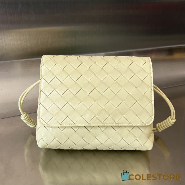 Colestore Bottega Veneta Crossbody Bag Baby Yellow 19x15x6 cm - 1