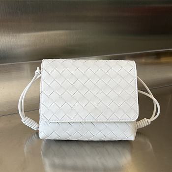 Colestore Bottega Veneta Crossbody Bag Baby White 19x15x6 cm