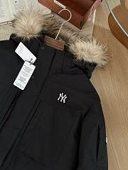 Colestore MLB Basic Big Logo Hood Fur Mid Padded Parka New York Yankees Black  - 4
