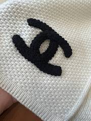 Colestore Chanel Scarft C Logo White  - 5