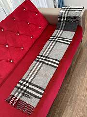 Colestore Burrbery Scarf In Grey 168 x 30 cm - 6