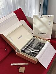 Colestore Burrbery Scarf In Grey 168 x 30 cm - 2