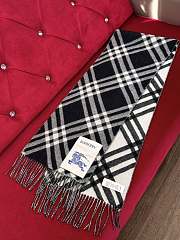 Colestore Burrbery Scarf White Black 168 x 30 cm - 2