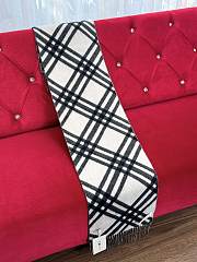 Colestore Burrbery Scarf White Black 168 x 30 cm - 3