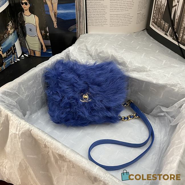 Colestore Chanel Shoulder Bag Blue Fur 15*11*4.5cm - 1
