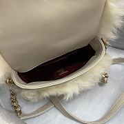 Colestore Chanel Should Bag Fur White 15*11*4.5cm - 5