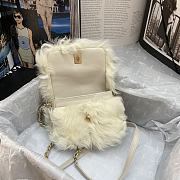 Colestore Chanel Should Bag Fur White 15*11*4.5cm - 3
