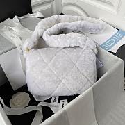 Colestore Chanel Flap Bag Fur White 23*16*12*cm - 6