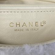 Colestore Chanel Flap Bag Fur White 23*16*12*cm - 2