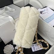 Colestore Chanel Flap Bag Fur White 15X20.5X8cm - 4
