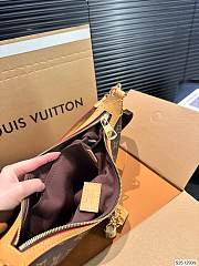 Colestore Louis Vuitton Loop Monogram 28 x 15 cm - 6
