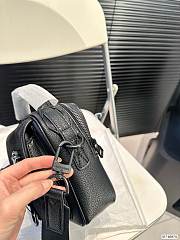 Colestore Louis Vuitton Shoulder Bag Black 19 x 17 cm - 6