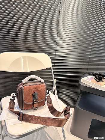 Colestore Louis Vuitton Shoulder Bag Brown 19 x 17 cm