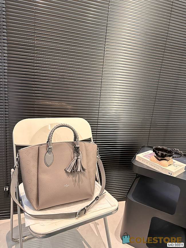 Colestore Louis Vuitton Lock It Tote Grey 24 x 28 cm - 1