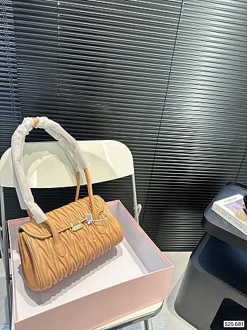 Colestore Miu Miu Matelassé Nappa Leather Shoulder Bag Women Beige 28 x 17 cm 