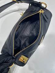 Colestore Prada Medium Re-Nylon and leather shoulder bag with padlock Black 27 x 12 x 10.5cm - 5