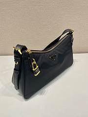 Colestore Prada Aimée large Re-Nylon and leather shoulder bag with padlock Black 34 x 19.5 x 10cm - 6
