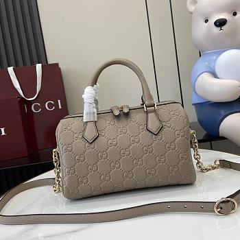 Colestore GUCCI GG Emblem Top Handle Bag Dover 25.5 x 16 x 14 cm
