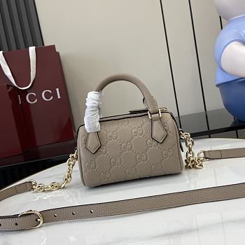 Colestore GUCCI GG Emblem Small Top Handle Bag Dover 16.5 x 10 x 8cm