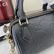 Colestore GUCCI GG Emblem Small Top Handle Bag Black 16.5 x 10 x 8cm - 3