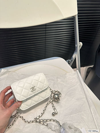 Colestore Chanel 21S Camelia Card Holder w/ Chain White 12 x 10 cm