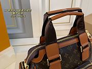 Colestore Louis Vuitton Handbag Brown 34 x 26 cm - 4