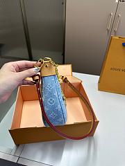 Colestore LOUIS VUITTON Loop Monogram Denim 20 x 11 cm - 4